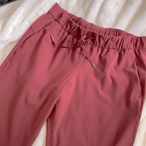 Lululemon On the Fly Jogger